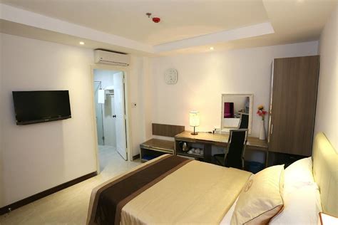 Boss Hotel 3 .